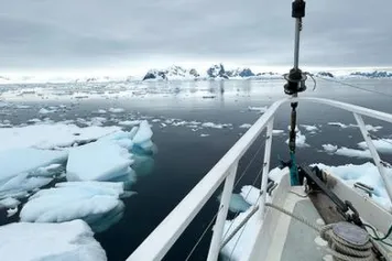 L'Antarctique en voilier : à la découverte des réponses des écosystèmes de l'océan Austral face au changement climatique