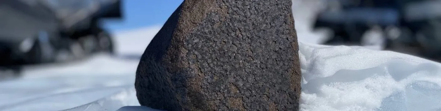 Mission en Antarctique : découverte d’une météorite de 7,6kg